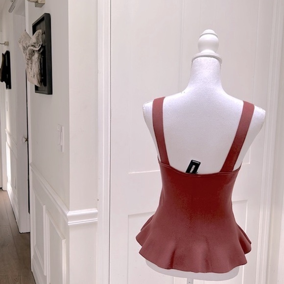 Express Womens Body Contour Peplum Tank Top Rust Brown Sleeveless Stretch S NWT - Picture 3 of 8